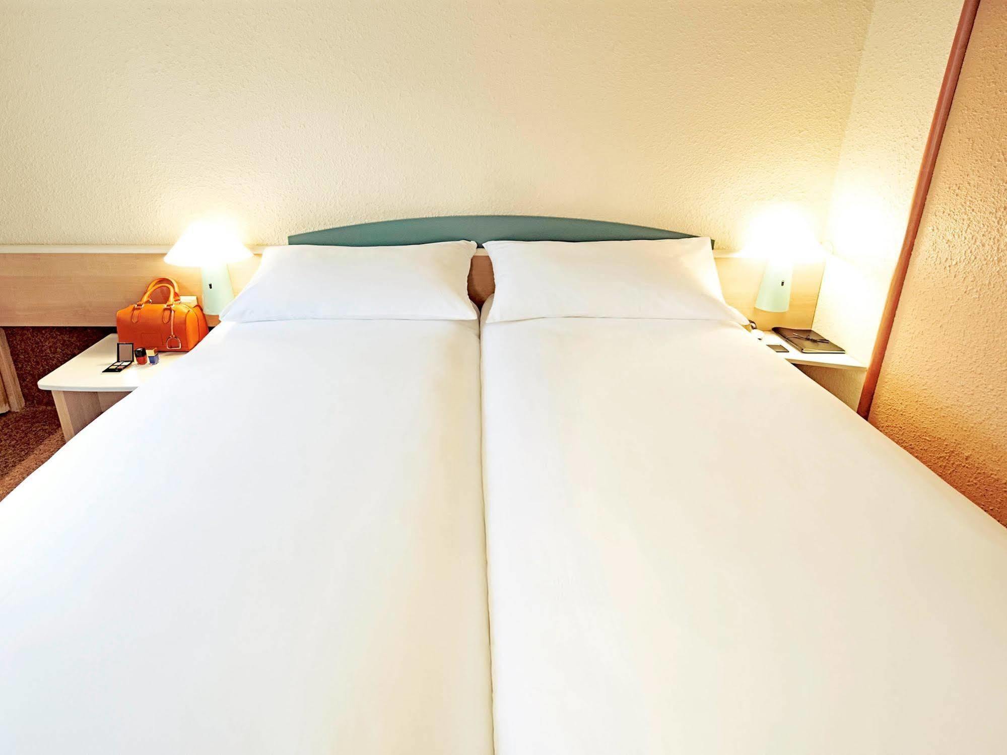 Ibis Manosque Cadarache 호텔 외부 사진